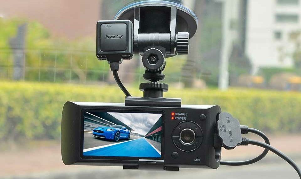 Видеорегистратор с двумя камерами: рейтинг лучших моделей